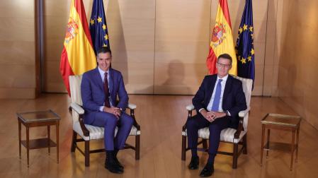 Pedro Sánchez y Alberto Núñez Feijóo, en la reunión que han mantenido este miércoles