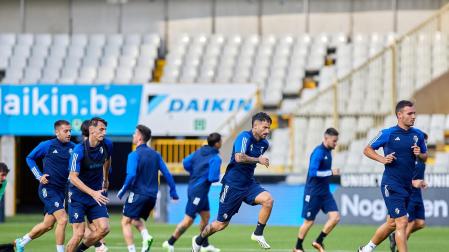 Entrenamiento de Osasuna en el estadio Jane Breydel antes de la vuelta de la Conference contra el Brujas