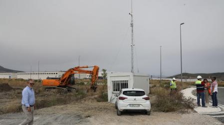 Personal de Obras y Medio Ambiente de FCC instaló las primeras casetas y las máquinas comenzaron  a explanar el terreno urbanizado en 2021