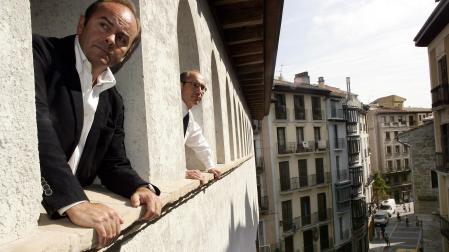 Los arquitectos Jesús Leache y Fernando Tabuenca, en una imagen de 2008, cuando dirigieron la restauración del Palacio del Condestable de Pamplona.