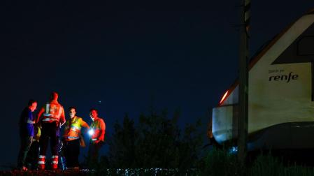 Cuatro personas han fallecido este domingo por la noche al ser arrolladas por un tren a la altura de Montmeló, cuando un grupo de siete personas trataba de cruzar la vía por un punto no autorizado