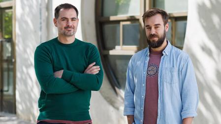 Iñigo Liberal (izquierda) y J. Enrique Vázquez-Lozano, en la UPNA