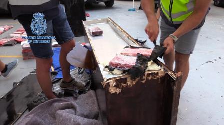 Desmantelada una banda que camuflaba cocaína en muebles simulando mudanzas desde el extranjero