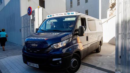 Vehículo de la Policía Nacional en Vigo