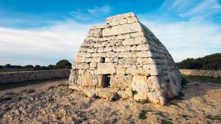 Uno de los monumentos prehistóricos talayóticos de Menorca