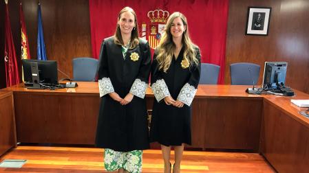 Las juezas Irene Carrau (izda.) y Amaia Ganuza