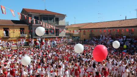 Inicio festivo en Cortes.