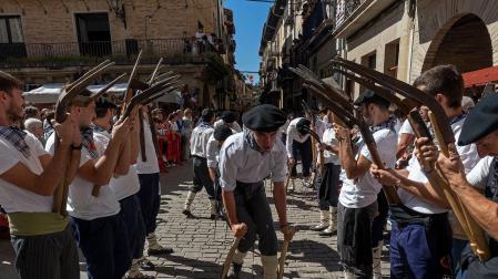 Imágenes de la XL Edición de la Carrera de Layas de Puente la Reina y del mercado tradicional en el marco de las Ferias Tradicionales 2023