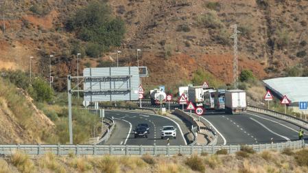 El accidente ha tenido lugar en la A-7, a la altura del kilómetro 869 sentido Almería