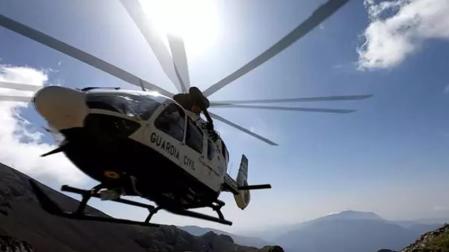Helicóptero de la Guardia Civil, en el Pirineo oscense