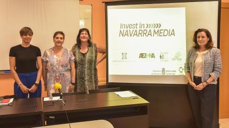 Desde la izda., Silvia Maestre, Rosi Domingos, Cristina Bayona y Berta Anaut ayer en la presentación