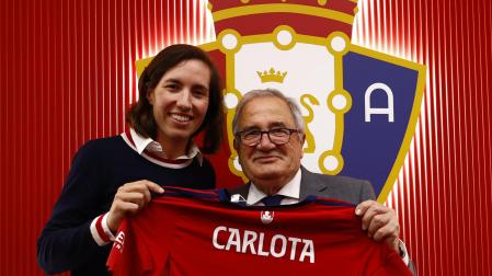 Carlota Ciganda y Luis Sabalza, en el palco de El Sadar