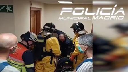 La anciana fue rescatada por agentes de Policía Municipal de Madrid
05/10/2023