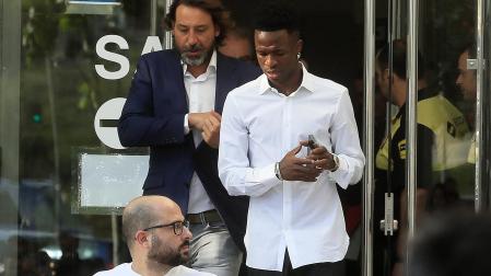 El futbolista brasileño del real Madrid, Vinicius Jr., tras declarar en los juzgados de Plaza de Castilla