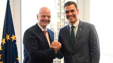 Gianni Infantino, presidente de la FIFA, junto a Pedro Sánchez en su reunión celebrada en Nueva York (EEUU) el pasado 20 de septiembre de 2023