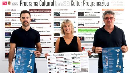 Desde la izda., Rubén Jauquicoa, director-gerente de la Fundación Baluarte; la concejala de Cultura, Marta Gómez; y el técnico de Cultura, Atxu Ayerra, en la presentación de la programación cultural.