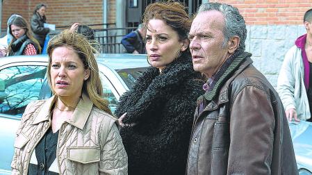 María Molins, Laura Ramos y José Coronado, en Entrevías