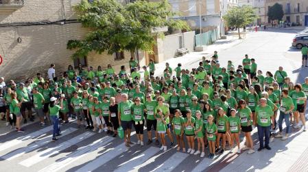 Imagen de parte de los asistentes a la Marcha Contra el Cáncer celebrada recientemente en Arguedas