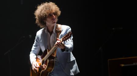El cantante tudelano Alejo, en un instante de su actuación en el Teatro Gaztambide de la ciudad