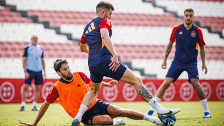 La selección española entrenando antes de su partido frente a Noruega