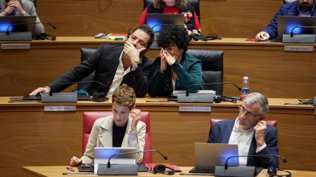 Parlamentarios socialistas en el pleno de este jueves