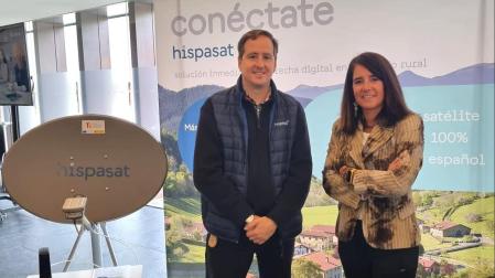 Iñaki Latasa, director de Comunicación de Hispasat y Maikena Barrachina gerente de WÏKAI