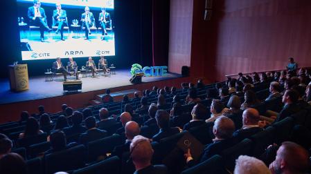 Ricardo Cortés (UNEF), Rafael Mateo (Acciona Energía), José Castellanos (Enerfin) y David Sola (Ríos Renovables)