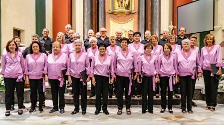 La Coral San Juan Bautista de Burlada, formado actualmente por 32 personas, ofrecerá este viernes un concierto conmemorativo en la parroquia