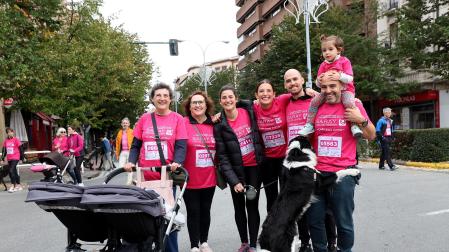 Fotos de la carrera solidaria de Saray en Pamplona. /