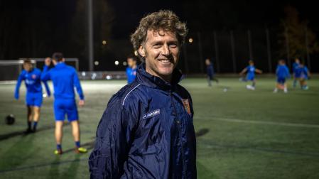 Txiki Akaz, entrenador del Valle de Egüés, antes de la sesión del lunes