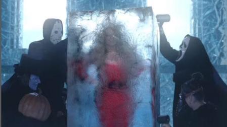 La cantante Mariah Carey se 'descongela' en un vídeo viral para dar comienzo a la época navideña