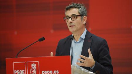 El ministro de la Presidencia en funciones y miembro de la comisión negociadora del PSOE para la investidura, Félix Bolaños
