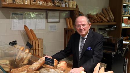 José León Taberna, en el Horno Artesano de la Avenida de Baja Navarra.