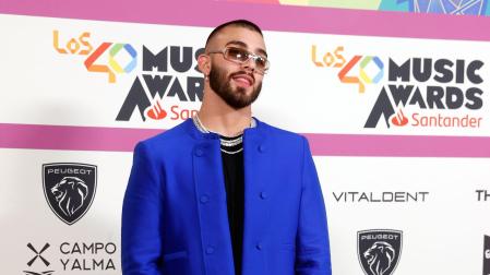 Manuel Turizo posa a su llegada a la gala Los40 Music Awards Santander 2023