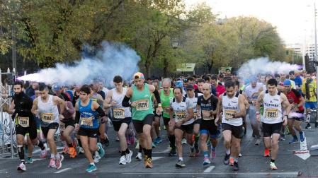 Participantes de la prueba de 21 kilómetros en la Carrera de las Murallas.