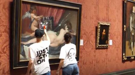 Dos activistas climáticos atacan a martillazos la 'Venus del Espejo' de Velázquez en la National Gallery de Londres