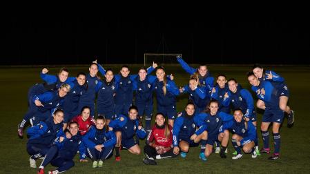 A: J.P. Urdíroz
F: 07-11-2023
P: Plantilla primer equipo femenino Osasuna
L: Pamplona. Instalaciones del C.A. Osasuna en Tajonar.
T: Fútbol Femenino. Entrenamiento previo al partido Osasuna Femen ino-Betis Femenino de Copa de la Reina.