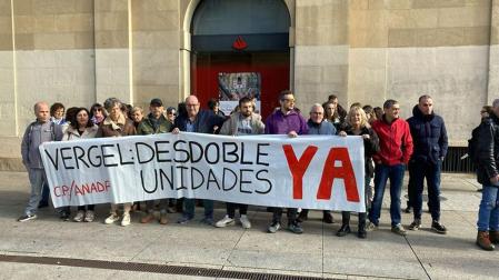 Concentración llevada a cabo este viernes frente el Palacio de Navarra