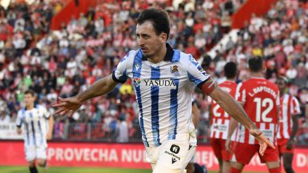 Mikel Oyarzabal celebra el gol anotado ante la U.D Almería