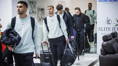Los jugadores de la selección española llegan a Larnaca (Chipre) donde se enfrentarán a la selección local