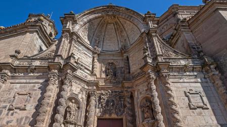 Portada de la basílica de San Gregorio Ostiense