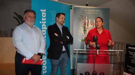 De izda. a dcha., José Mª Pejenaute, Alejandro Toquero e Irune García en la presentación de Inverdura.