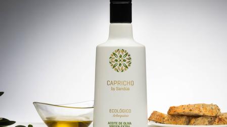 Aceite de oliva virgen extra elaborado exclusivamente con aceituna de la variedad arbequina, procedente de agricultura ecológica certificada.