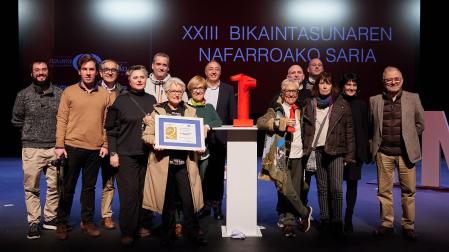 Foto de familia tras la entrega del XXIII Premio Navarro a la Excelencia a la Fundación Proyecto Hombre