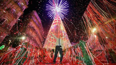 Abel Caballero, alcalde de Vigo, durante el encendido de las luces de Navidad 2023 en Porta do Sol