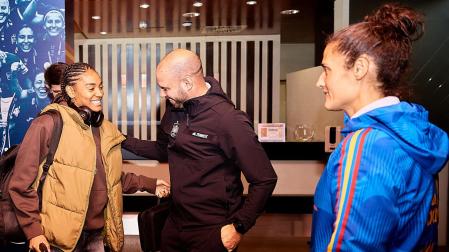Llegada de Salma Paralluelo a la concentración de la selección española en Las Rozas
