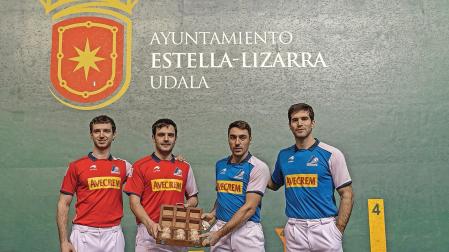 Martija, Elezkano, Peio Etxeberria y Zabaleta, ayer por la mañana en el frontón Remontival