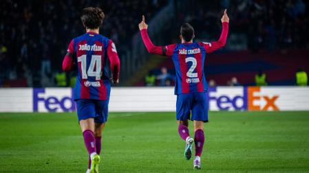Joao Felix y Joao Cancelo frente al Porto