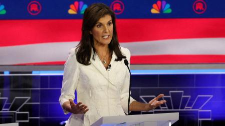 La ex gobernadora de Carolina del Sur, Nikki Haley, habla en el tercer debate presidencial estadounidense de los candidatos republicanos de la campaña presidencial estadounidense de 2024