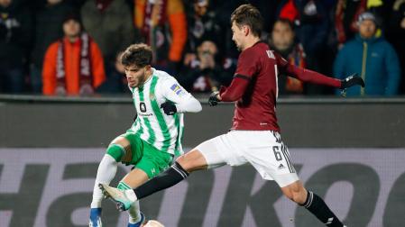 Abde frente al Sparta Praga